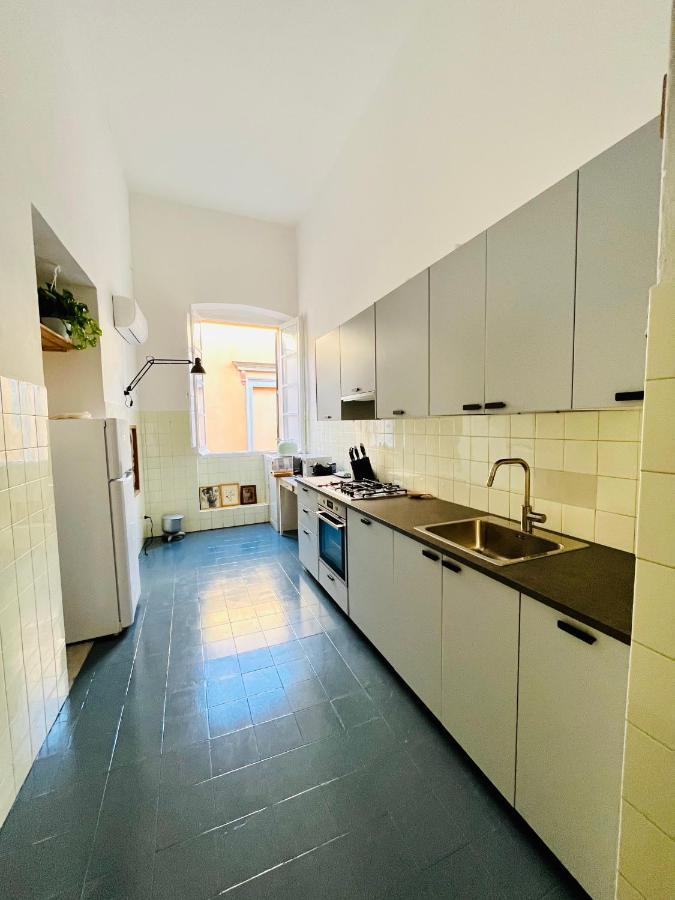 Antica Dimora La Madonnina, Residenza Storica Con Vista Incantevole A Cagliari Apartment Exterior photo